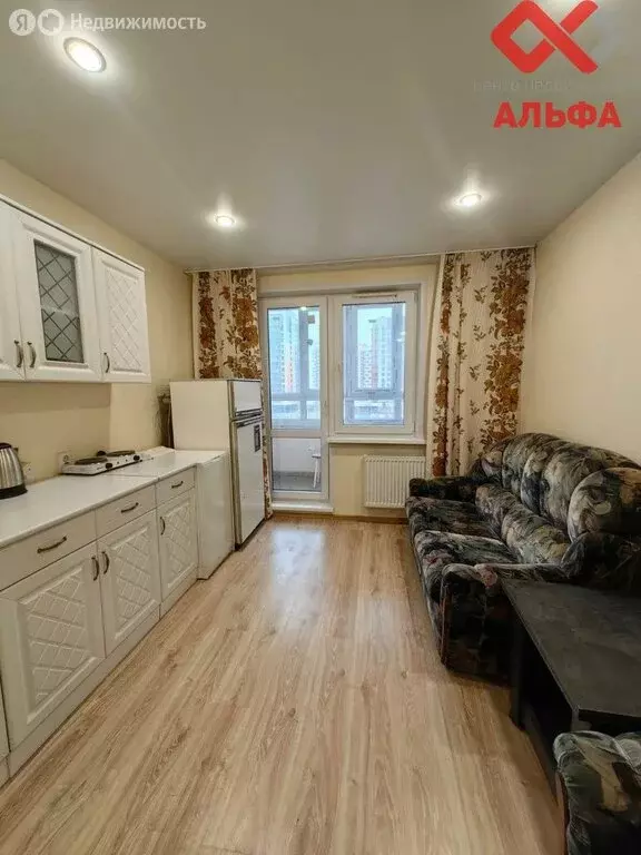 Квартира-студия: Киров, улица Ивана Попова, 64 (17.5 м) - Фото 0