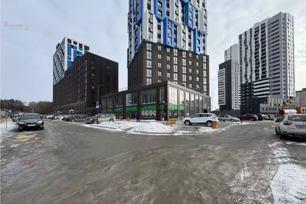 Торговая площадь в Свердловская область, Екатеринбург Комсомольский ... - Фото 0