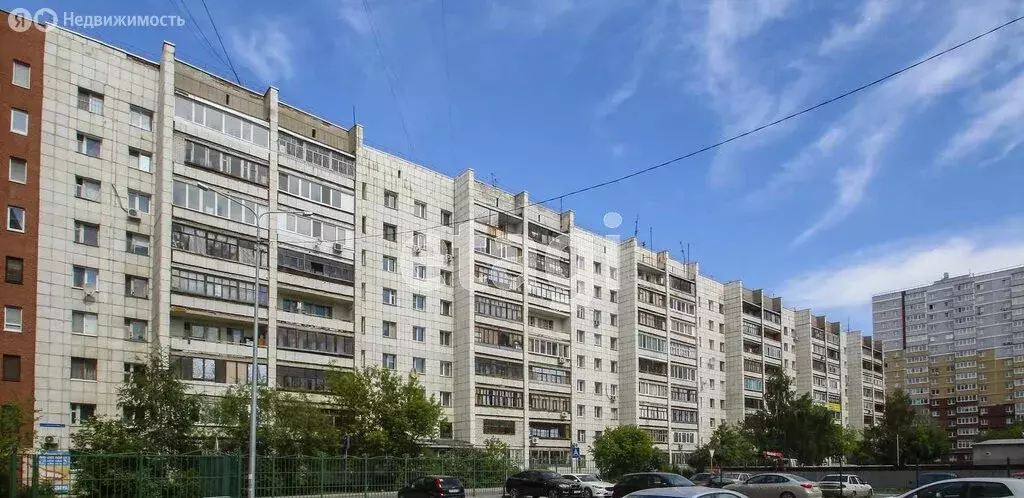 2-комнатная квартира: Тюмень, улица Александра Матросова, 1 (48.7 м) - Фото 1