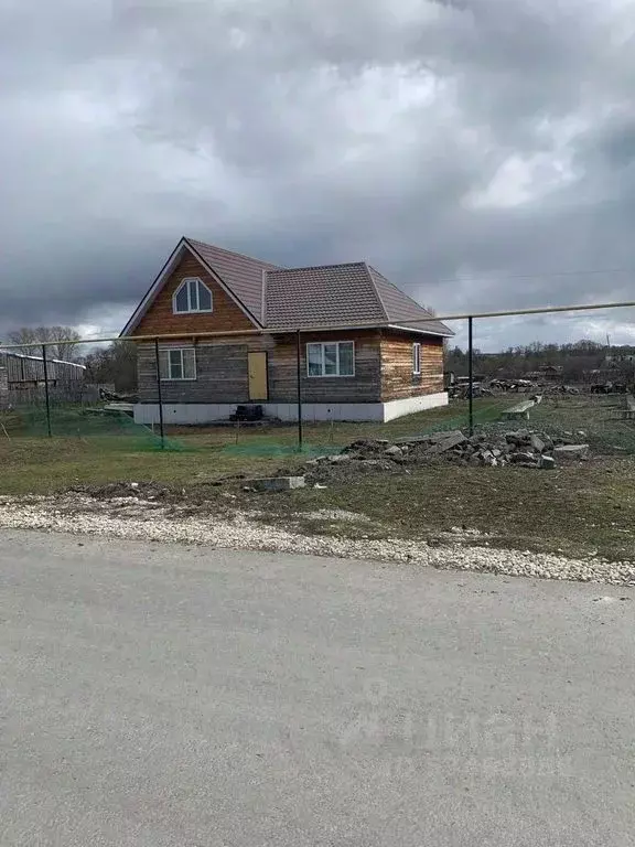Дом в Ульяновская область, Майнский район, с. Тагай ул. Калинина, 2 ... - Фото 0
