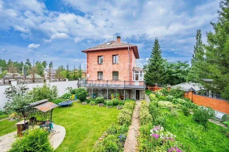 Дом в Свердловская область, Екатеринбург муниципальное образование, ... - Фото 1