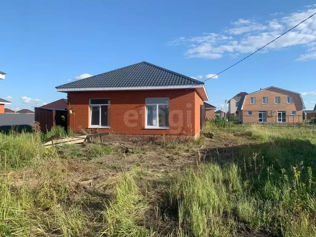 Дом в Курская область, Курский район, Лебяженский сельсовет, д. ... - Фото 1