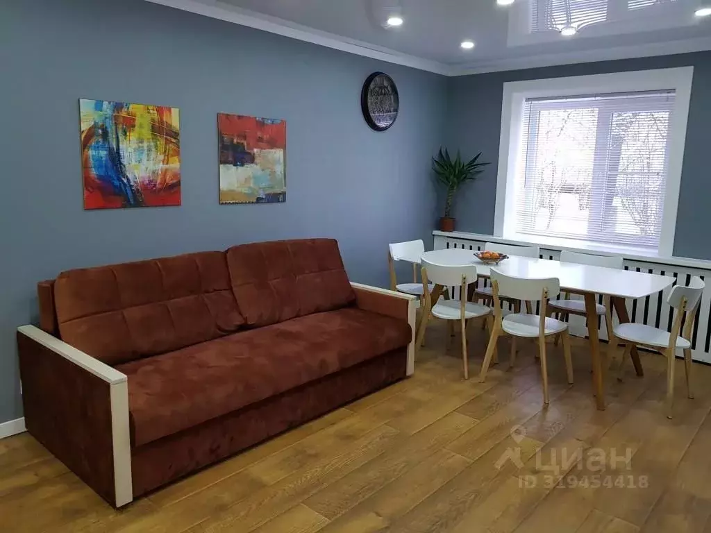 1-к кв. Псковская область, Пушкинские Горы рп ул. Ленина, 33 (70.0 м) - Фото 1