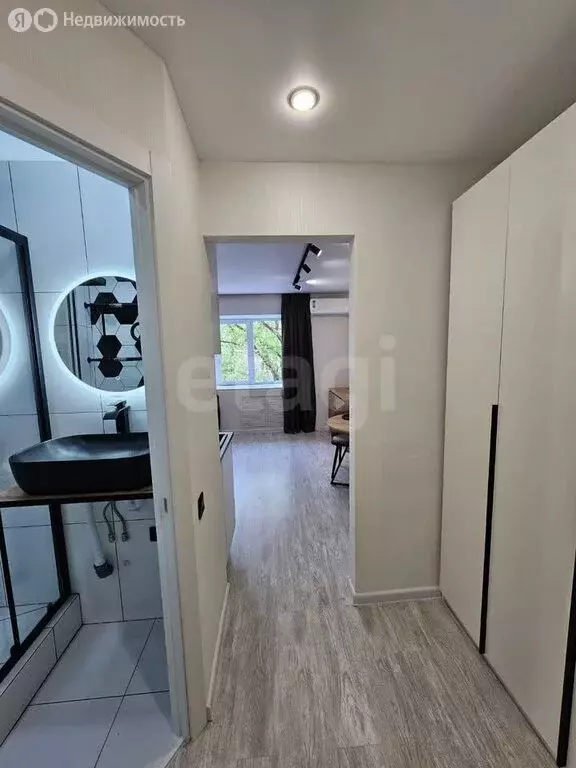 1к в -комнатной квартире (10 м) - Фото 0