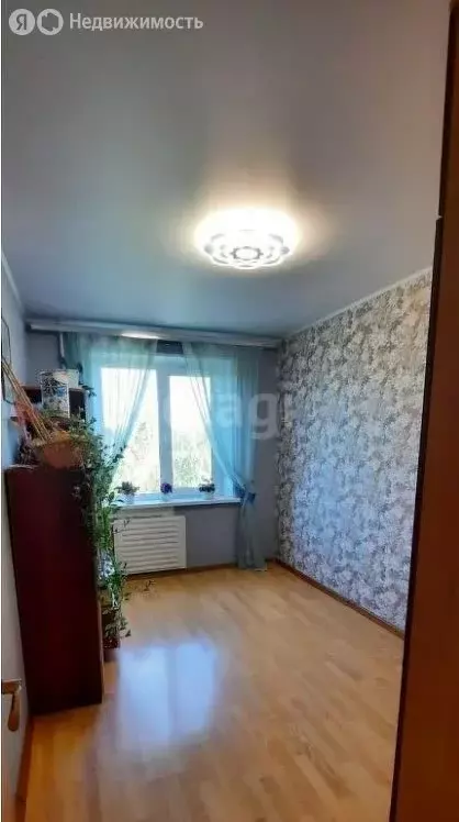 3-комнатная квартира: Уфа, улица Николая Дмитриева, 21 (57.9 м) - Фото 0