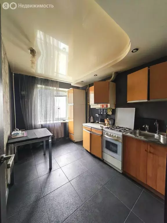 3-комнатная квартира: Волгоград, Рионская улица, 5 (62 м) - Фото 1