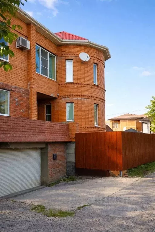 Дом в Краснодарский край, Краснодар ул. Рощинская, 13 (575 м) - Фото 2