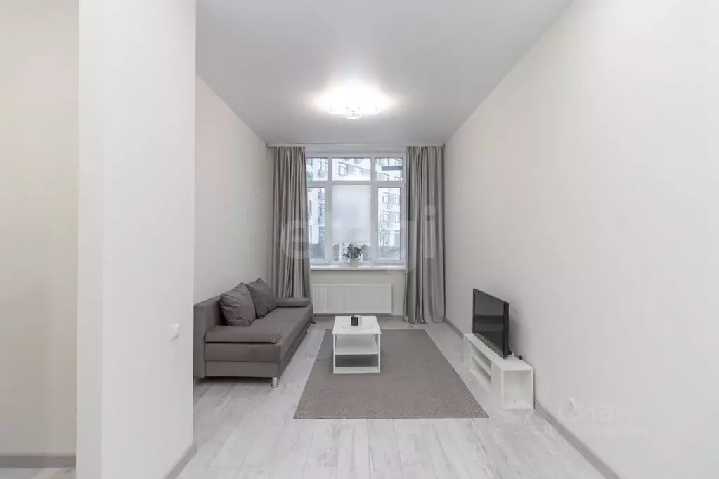 Студия Тюменская область, Тюмень ул. Первооткрывателей, 10 (25.6 м) - Фото 0