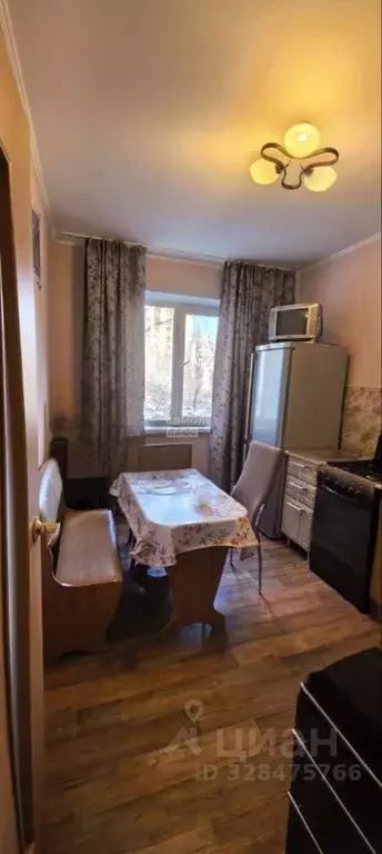 4-к кв. Курская область, Курск просп. Хрущева, 35 (72.0 м) - Фото 1