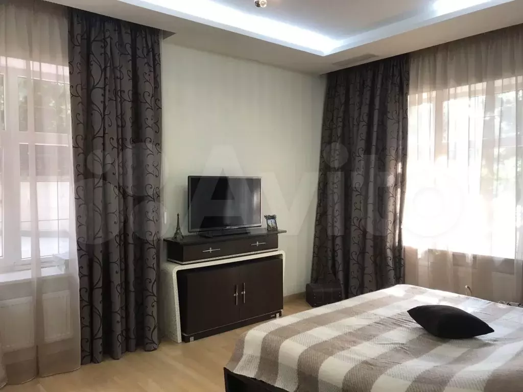 4-к. квартира, 180 м, 1/5 эт. - Фото 1