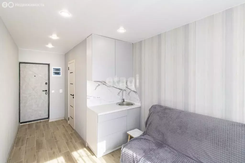 Квартира-студия: Тюмень, улица Энергетиков, 44А (12.8 м) - Фото 0