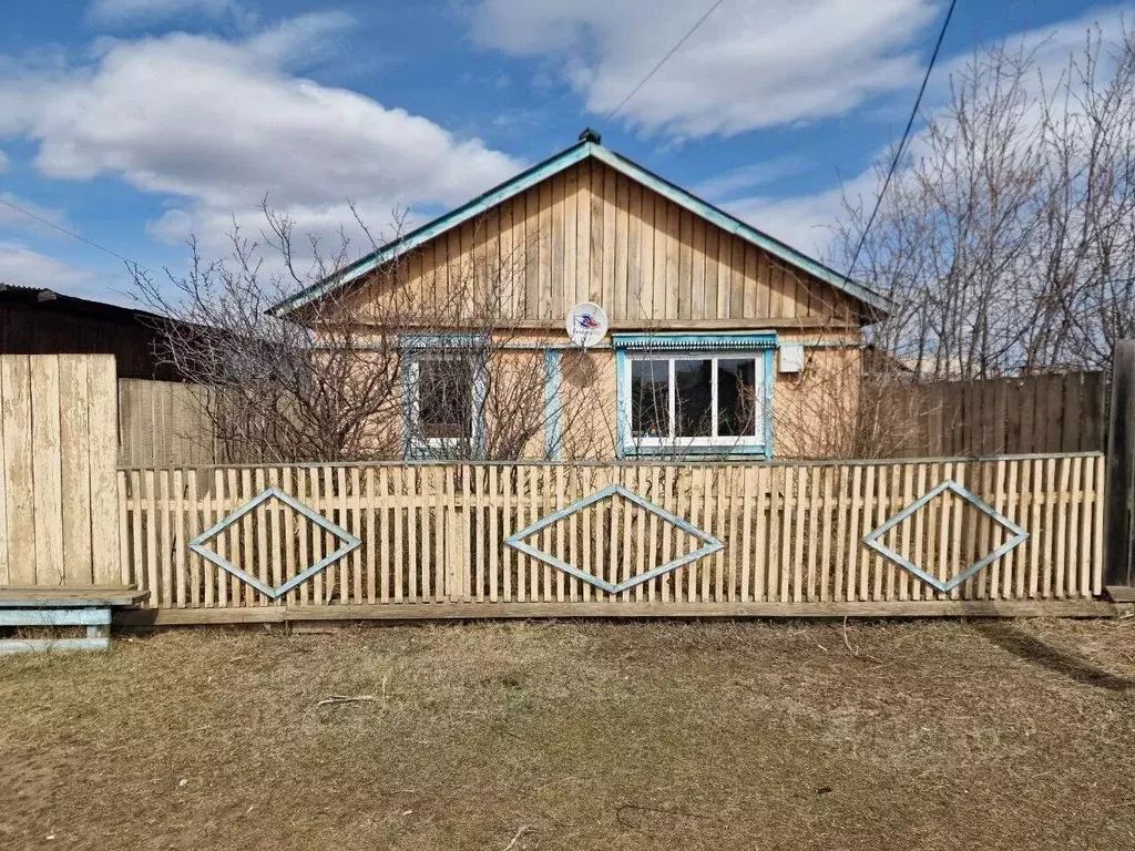 Дом в Иркутская область, Эхирит-Булагатский район, пос. Усть-Ордынский ... - Фото 1