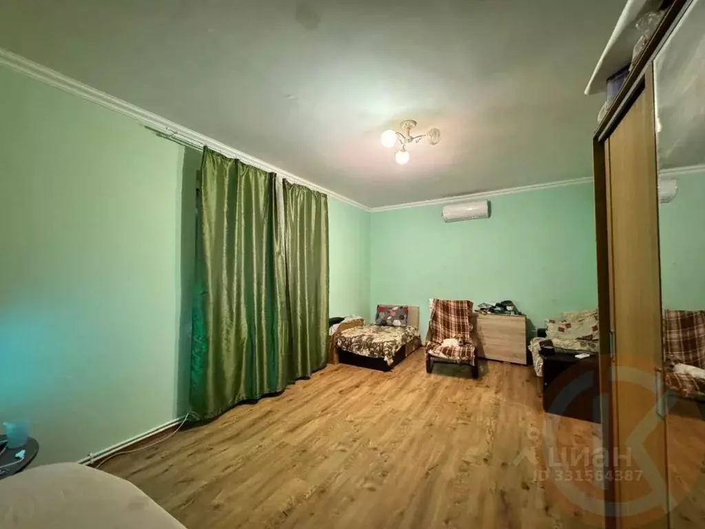 Дом в Крым, Евпатория Спутник-2 мкр, ул. Степная, 17 (196 м) - Фото 1
