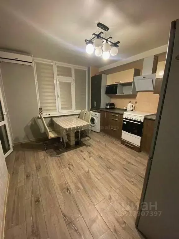 2-к кв. Севастополь просп. Победы, 44Б (84.7 м) - Фото 0