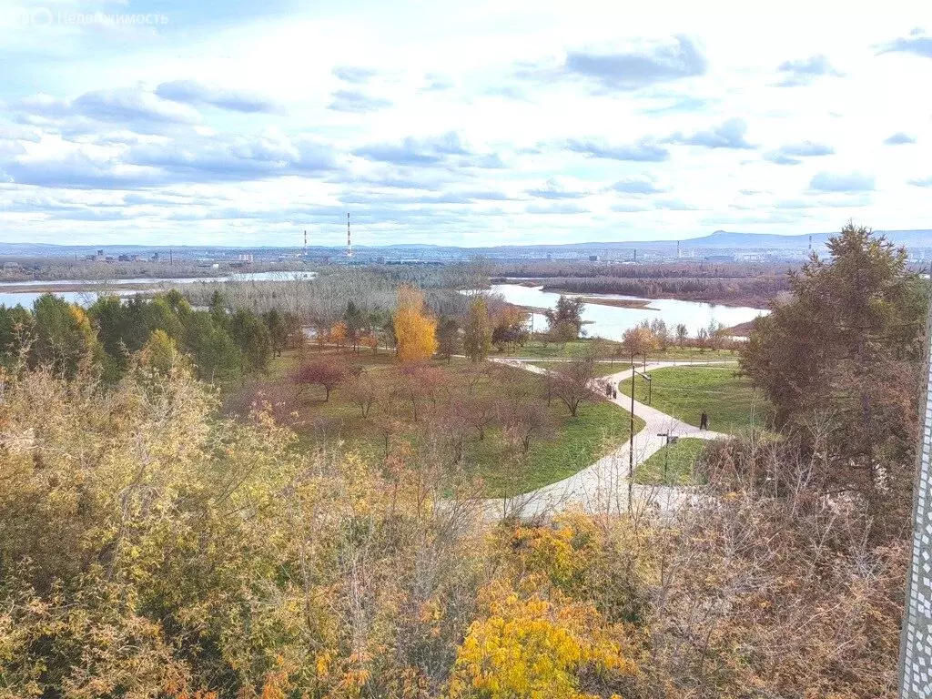 3-комнатная квартира: Красноярск, Ульяновский проспект, 14 (66 м) - Фото 1