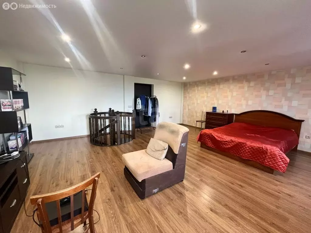 3-комнатная квартира: Сыктывкар, улица Клары Цеткин, 10 (178 м) - Фото 1