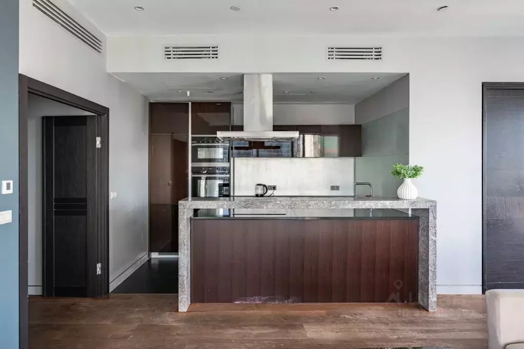 3-к кв. Москва 1-й Красногвардейский проезд, 21с2 (170.0 м) - Фото 1