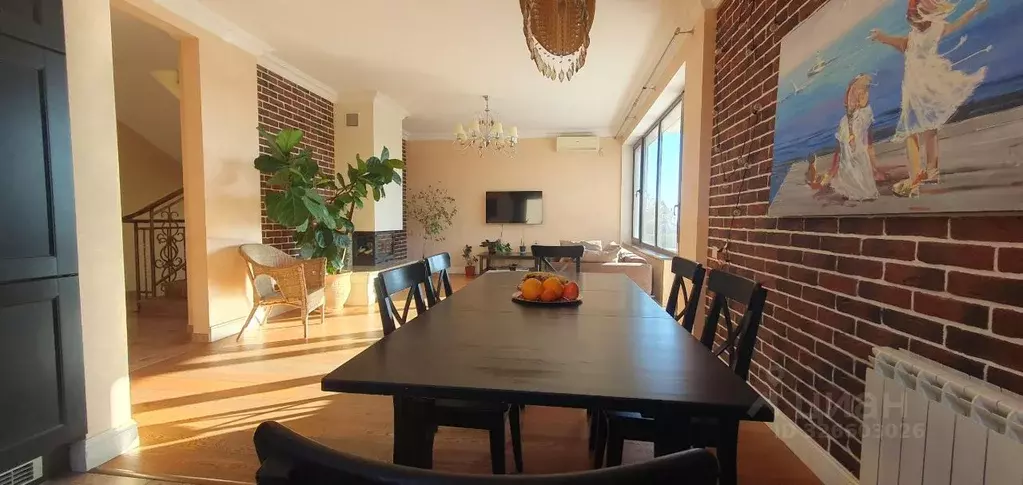 Дом в Краснодарский край, Темрюкский район, Ахтанизовское с/пос, пос. ... - Фото 1