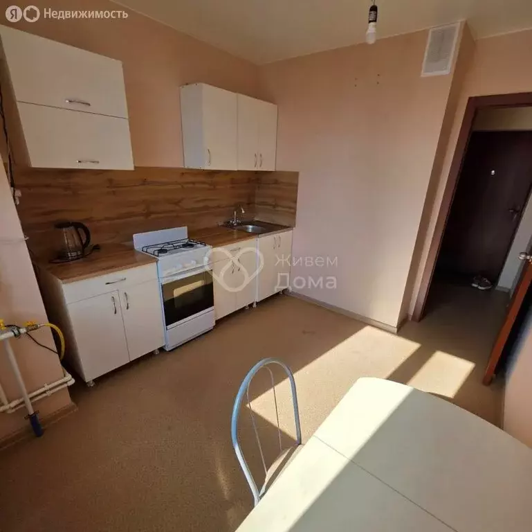 1-комнатная квартира: Волгоград, Кировский район, улица имени Старшего ... - Фото 2