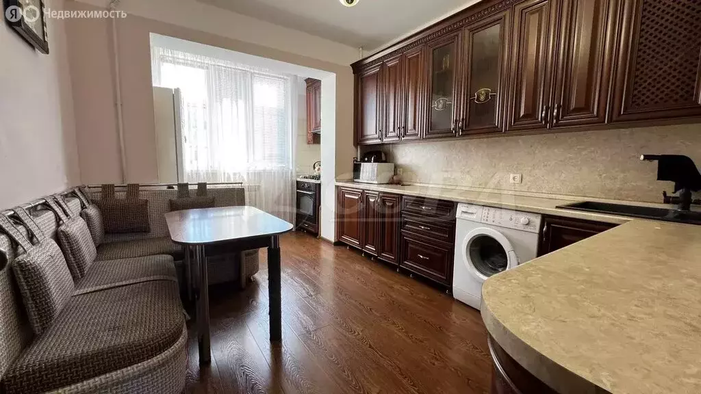 3-комнатная квартира: Каспийск, улица Хизроева, 20 (65 м) - Фото 1