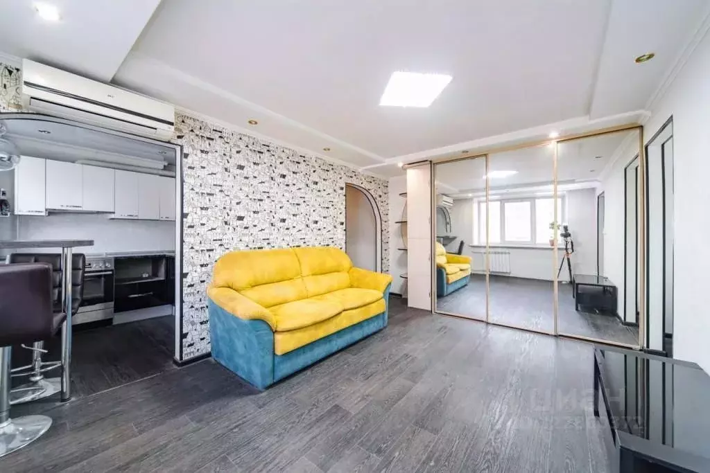 3-к кв. Амурская область, Благовещенск ул. 50 лет Октября, 147/3 (38.4 ... - Фото 2