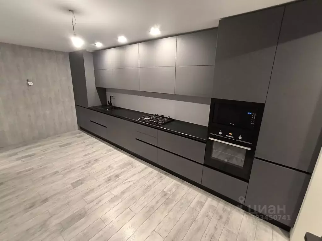 3-к кв. Саратовская область, Саратов ул. Имени Б.Н. Еремина, 6 (80.5 ... - Фото 0