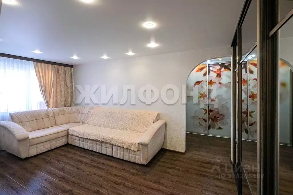 3-к кв. Новосибирская область, Новосибирск ул. 9-й Гвардейской ... - Фото 1