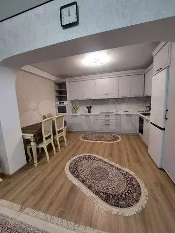 2-к. квартира, 64 м, 1/10 эт. - Фото 0