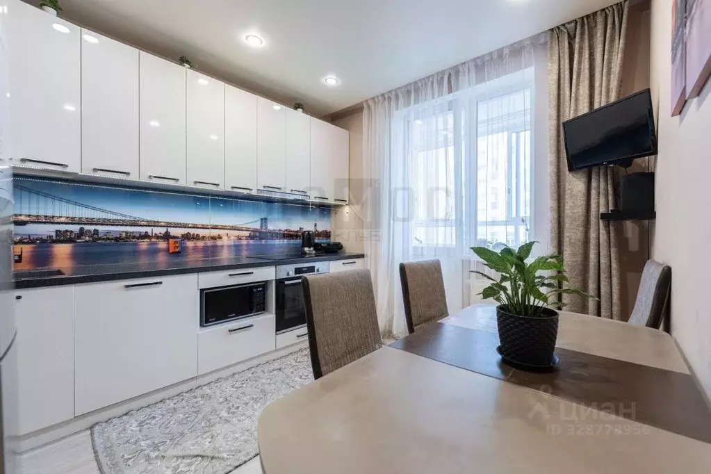 3-к кв. Свердловская область, Екатеринбург ул. Татищева, 177 (78.3 м) - Фото 1