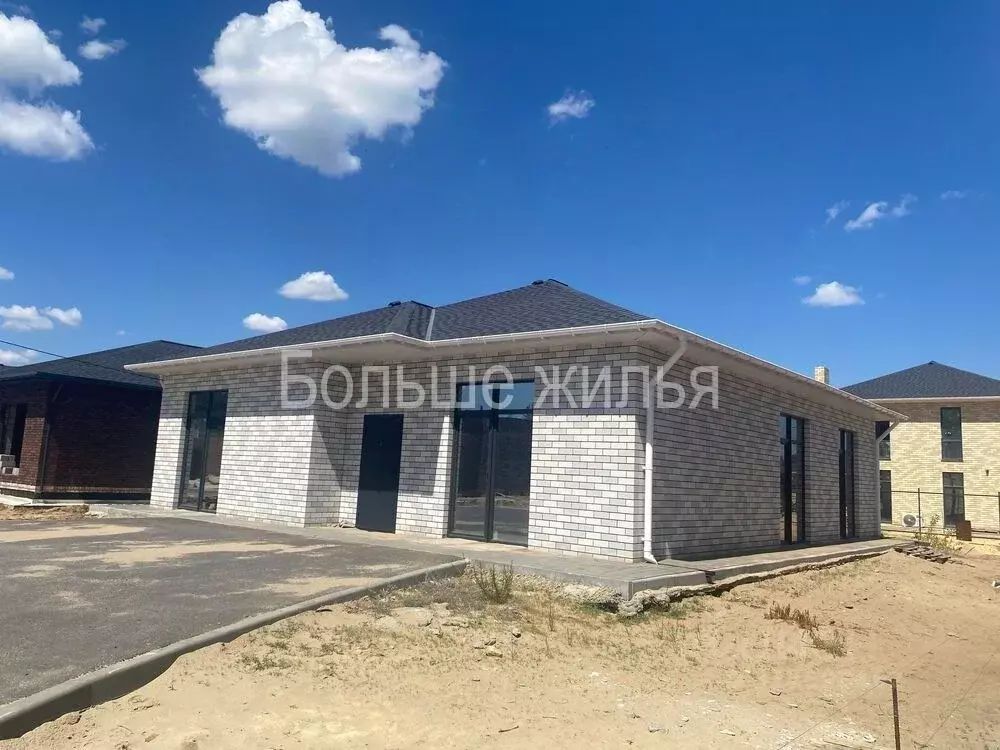 Дом в Волгоградская область, Среднеахтубинский район, Краснослободск ... - Фото 0