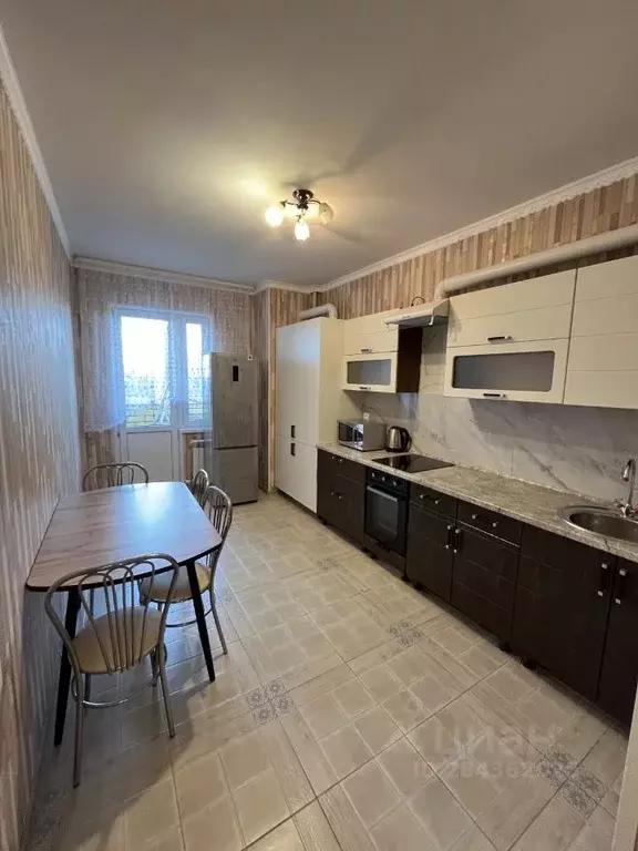 2-к кв. Астраханская область, Астрахань ул. Вагнера, 23 (80.0 м) - Фото 0