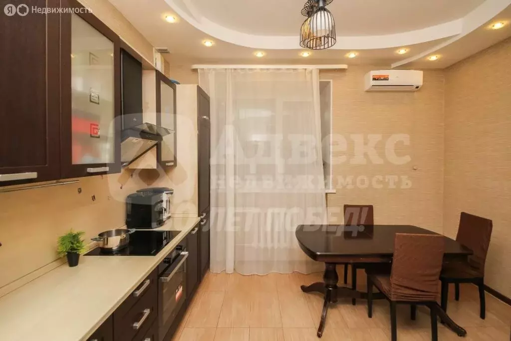 3-комнатная квартира: Тюмень, улица Газовиков, 25 (81.7 м) - Фото 2