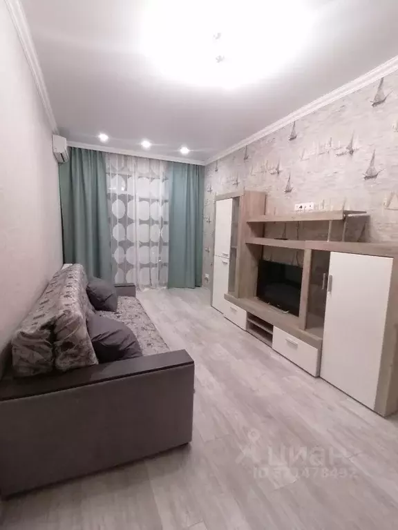 2-к кв. Краснодарский край, Новороссийск ул. Энгельса, 95 (70.0 м) - Фото 1