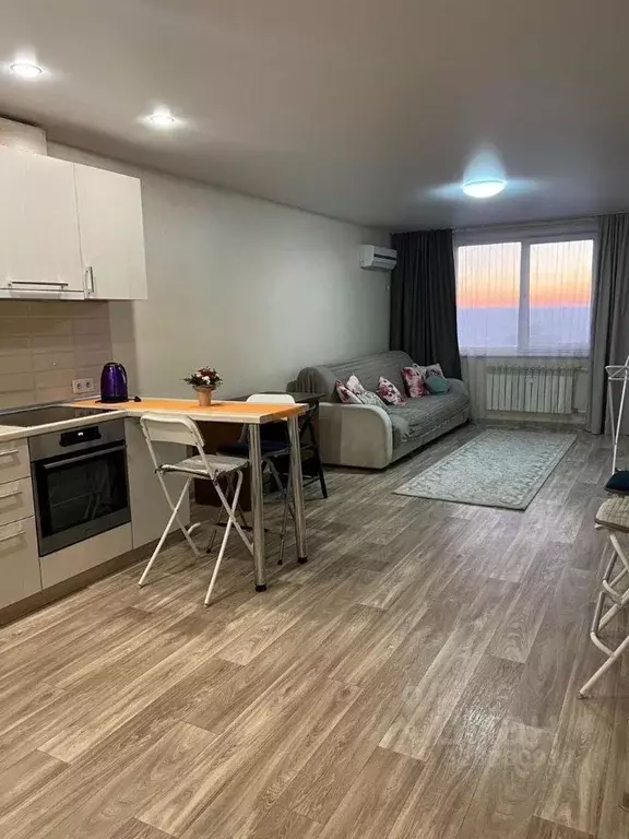 1-к кв. Алтайский край, Барнаул ул. Никитина, 107 (53.7 м) - Фото 1