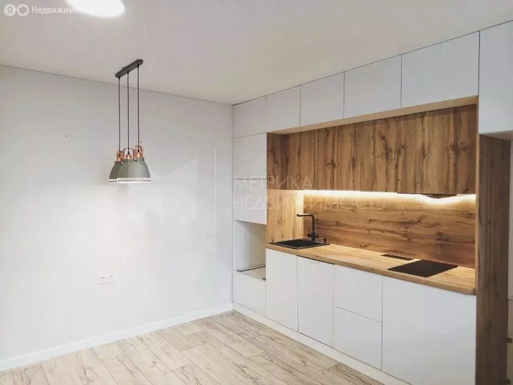 1-комнатная квартира: Тюмень, улица Николая Чаплина, 128 (48.2 м) - Фото 2