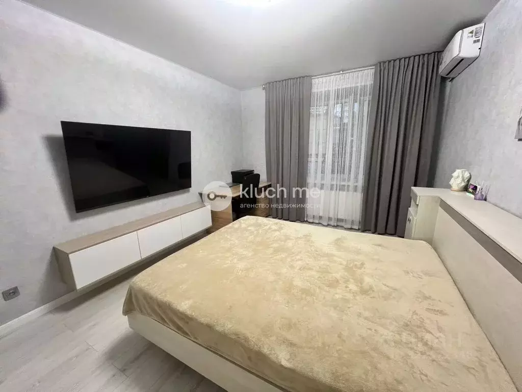 2-к кв. Татарстан, Казань ул. Рауиса Гареева, 94 (56.0 м) - Фото 1