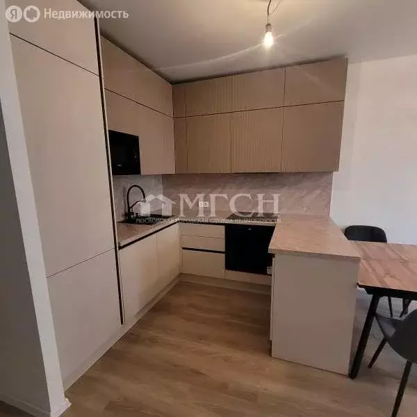 3-комнатная квартира: деревня Коробово, улица Авиаторов, 5 (86.9 м) - Фото 1