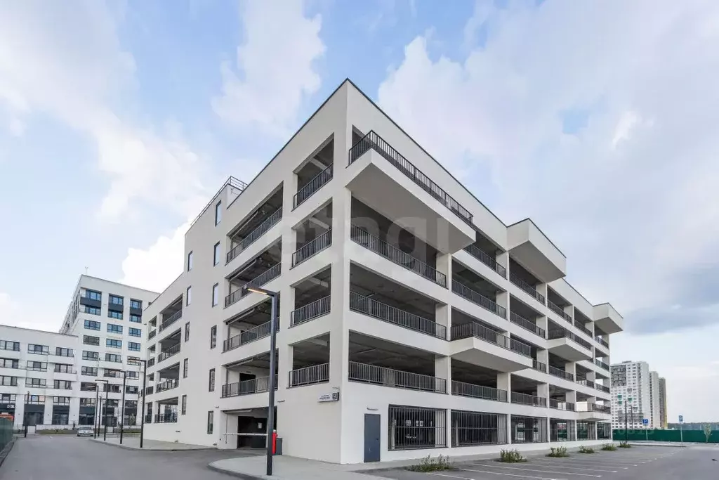 Гараж в Тюменская область, Тюмень ул. Василия Малкова, 12к1 (14 м) - Фото 1