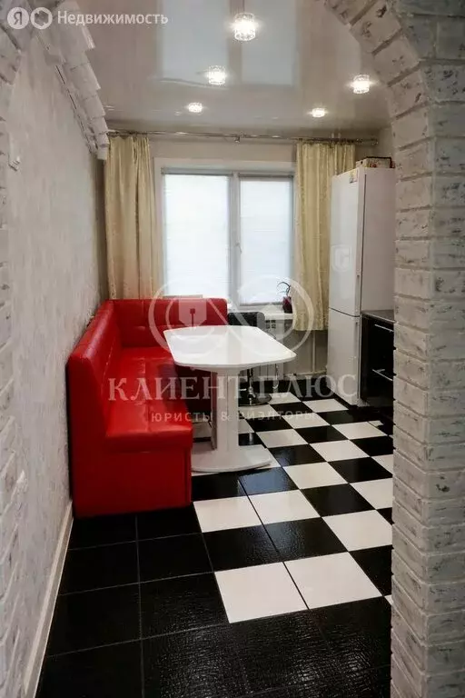 2-комнатная квартира: Корсаков, 2-й микрорайон, 3/1 (48.8 м) - Фото 2