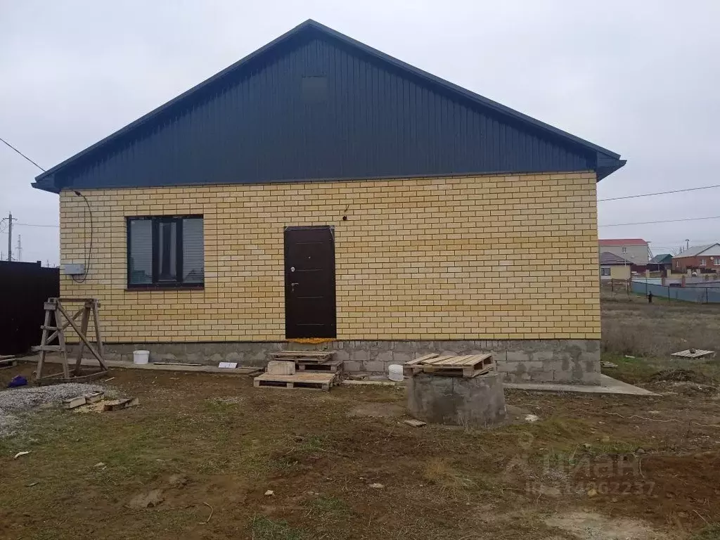 Дом в Калмыкия, Элиста ул. Тенгрин Уйдл (90 м) - Фото 0