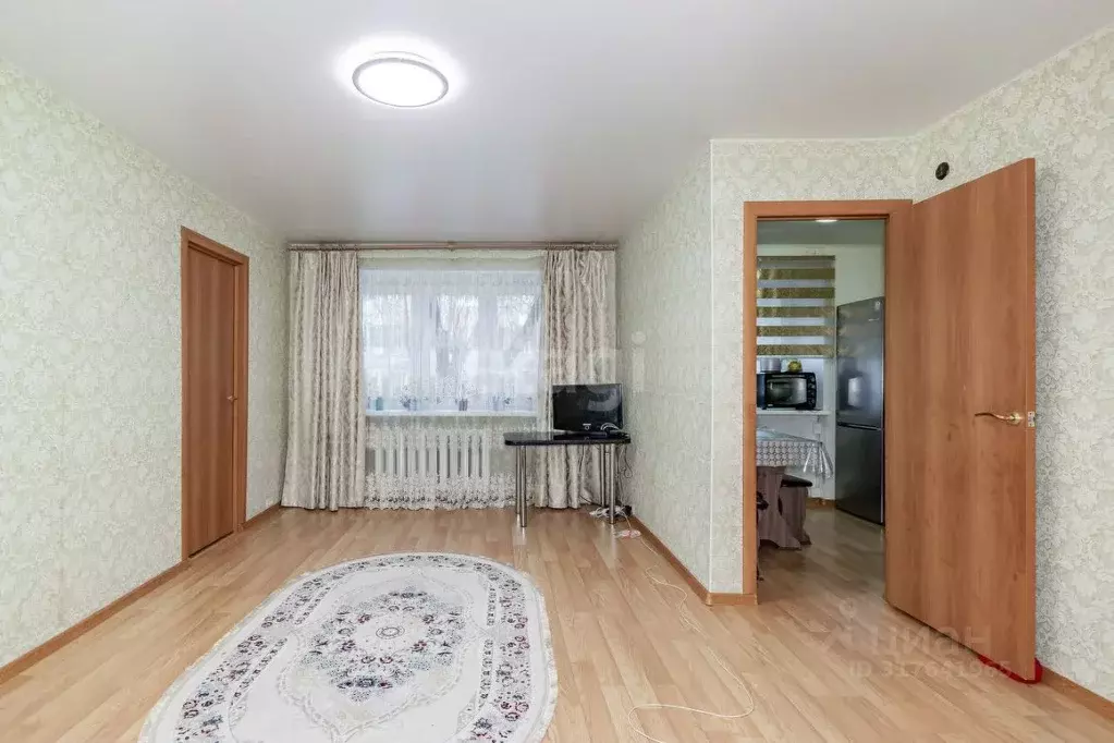 2-к кв. Свердловская область, Екатеринбург ул. Победы, 9 (43.8 м) - Фото 0