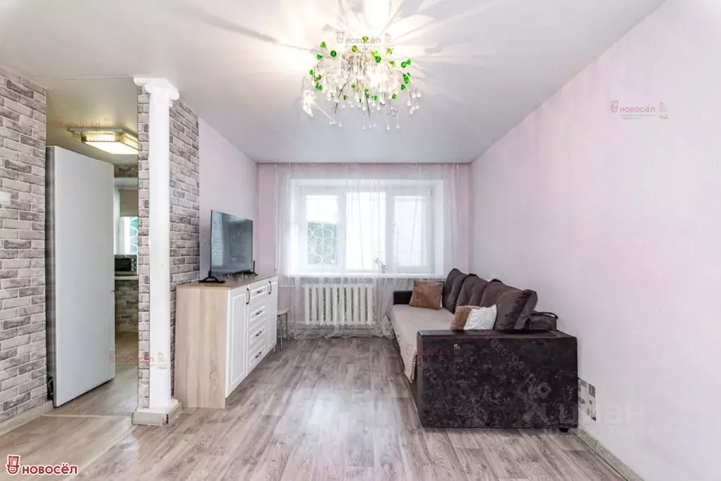 1-к кв. Свердловская область, Екатеринбург ул. Ильича, 50 (30.0 м) - Фото 0