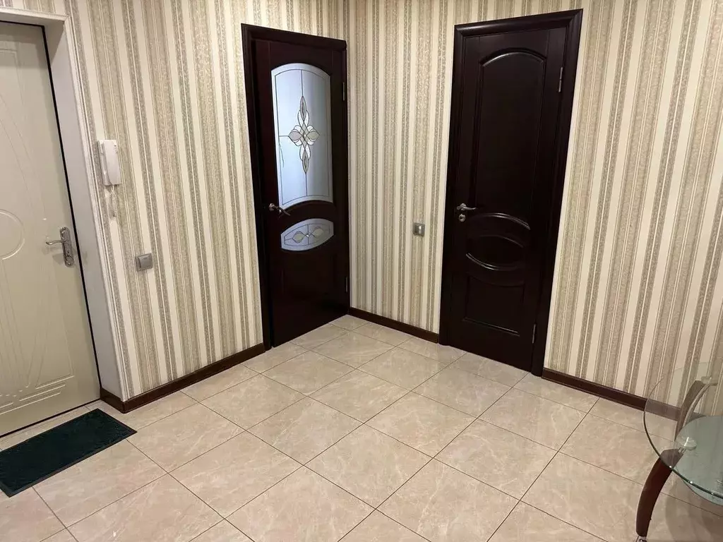 3-к кв. Северная Осетия, Владикавказ ул. Бимболата Ватаева, 57 (87.0 ... - Фото 1