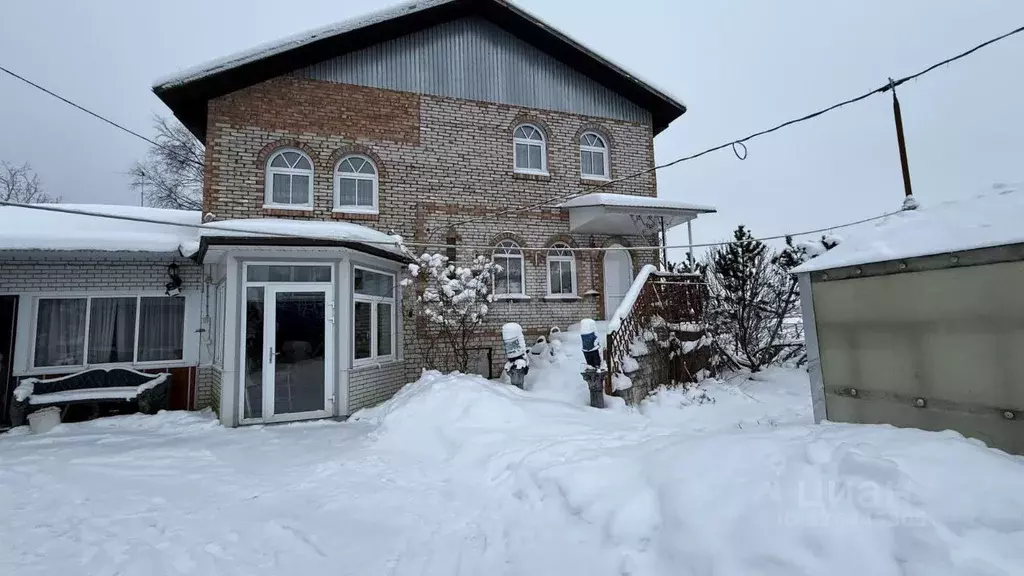 Дом в Ленинградская область, Киришский район, Глажевское с/пос, д. ... - Фото 1