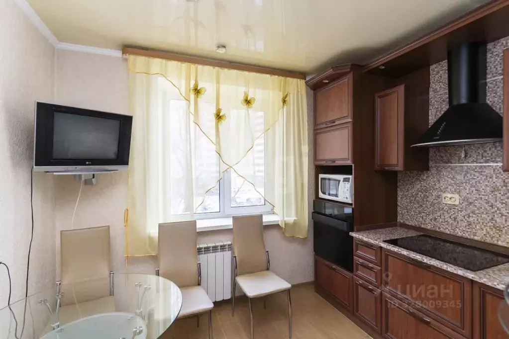 2-к кв. Тюменская область, Тюмень ул. Пермякова, 68к2 (50.0 м) - Фото 0