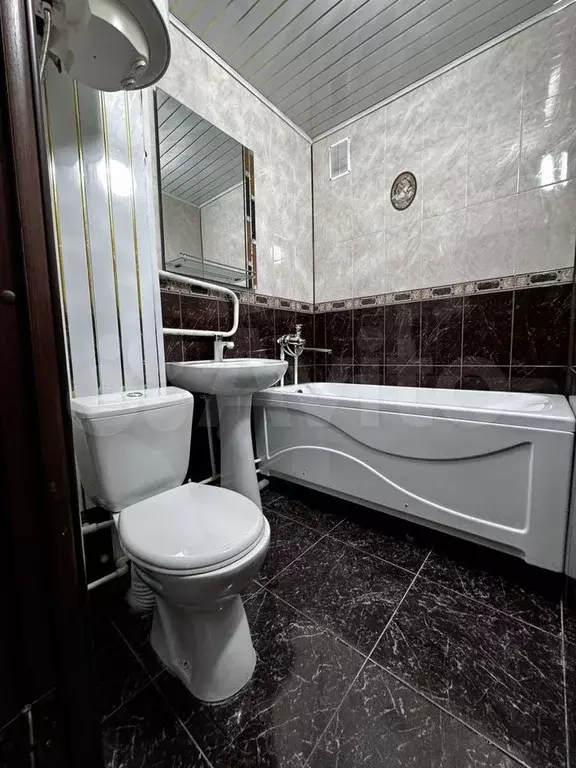 3-к. квартира, 70 м, 5/5 эт. - Фото 1