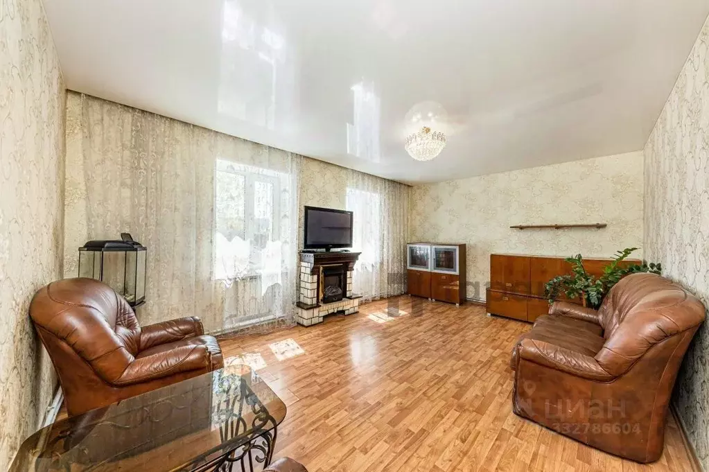 Дом в Челябинская область, Челябинск ул. Танкистов, 74 (91 м) - Фото 1