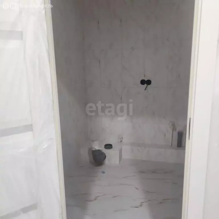 3-комнатная квартира: Астрахань, улица Пестеля, 19 (61.9 м) - Фото 1
