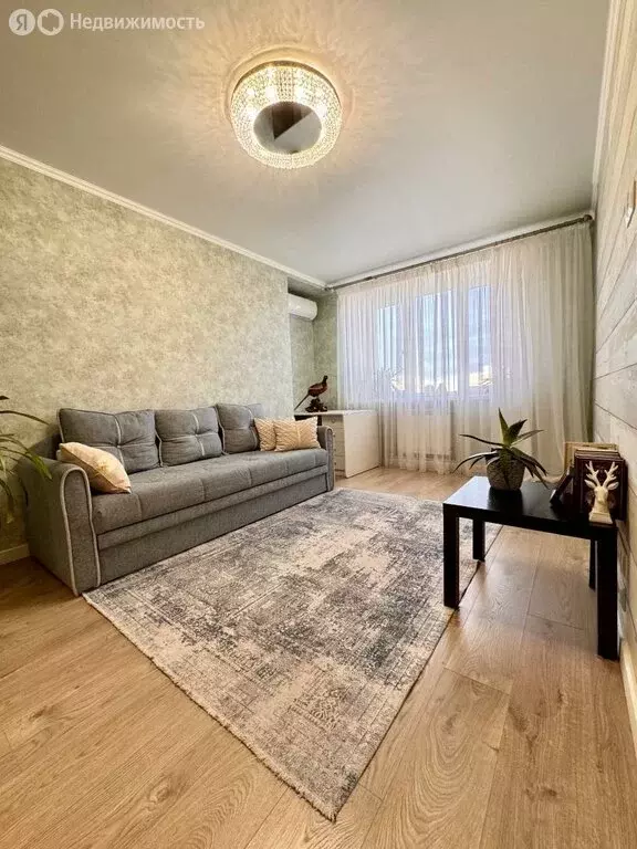 3-комнатная квартира: Саратов, улица имени Академика Н.Н. Семёнова, ... - Фото 2