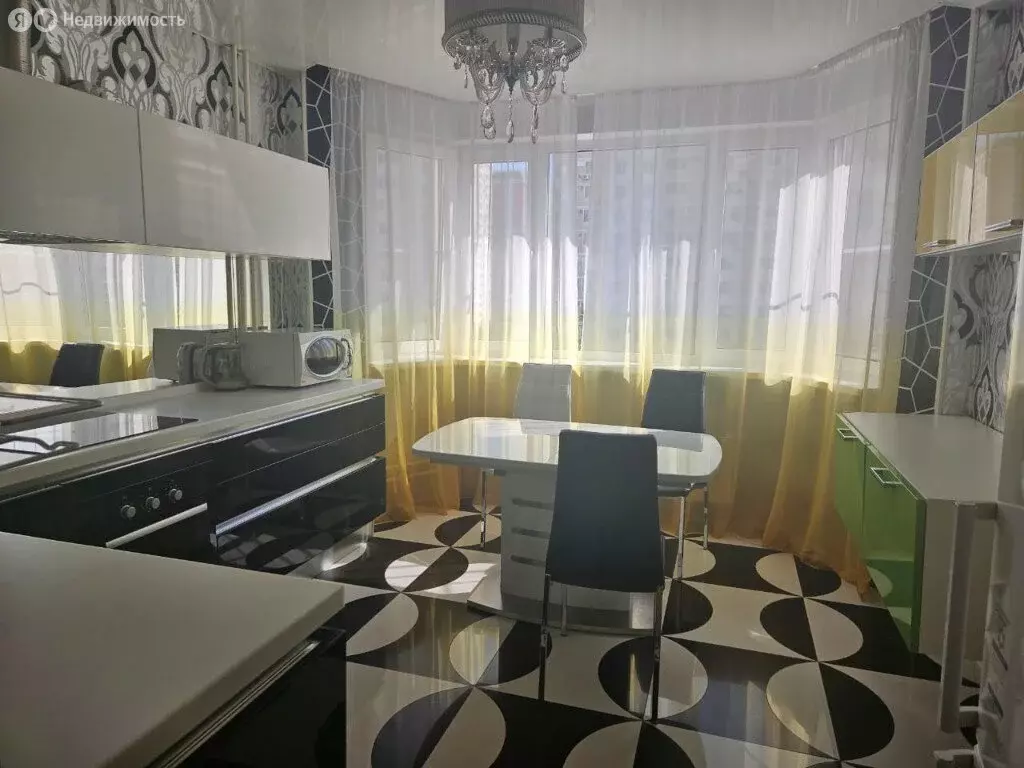 3-комнатная квартира: Москва, улица Ухтомского Ополчения, 2 (76 м) - Фото 1